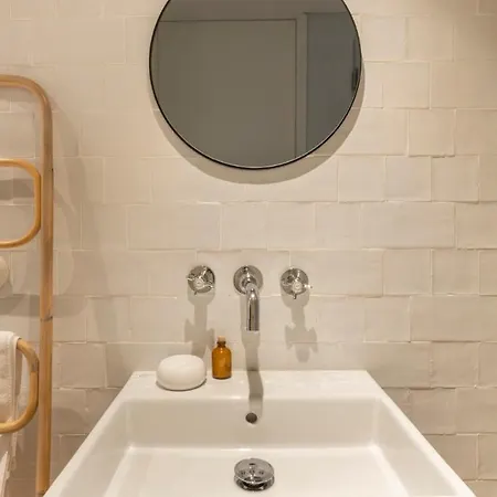 Plum Guide - Birchwood Views Apartment